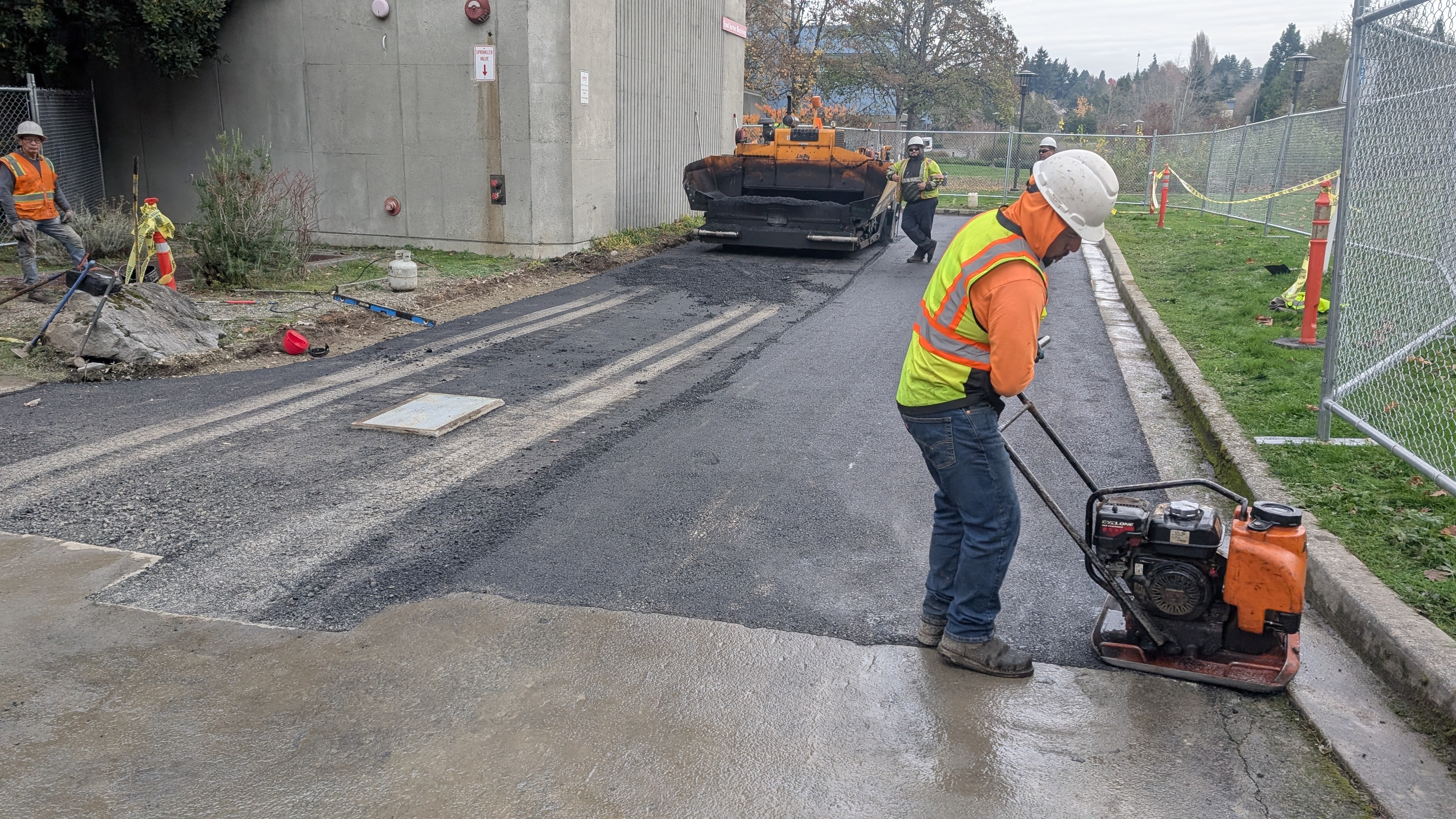 Crack repair and asphalt patching in Mukilteo, WA