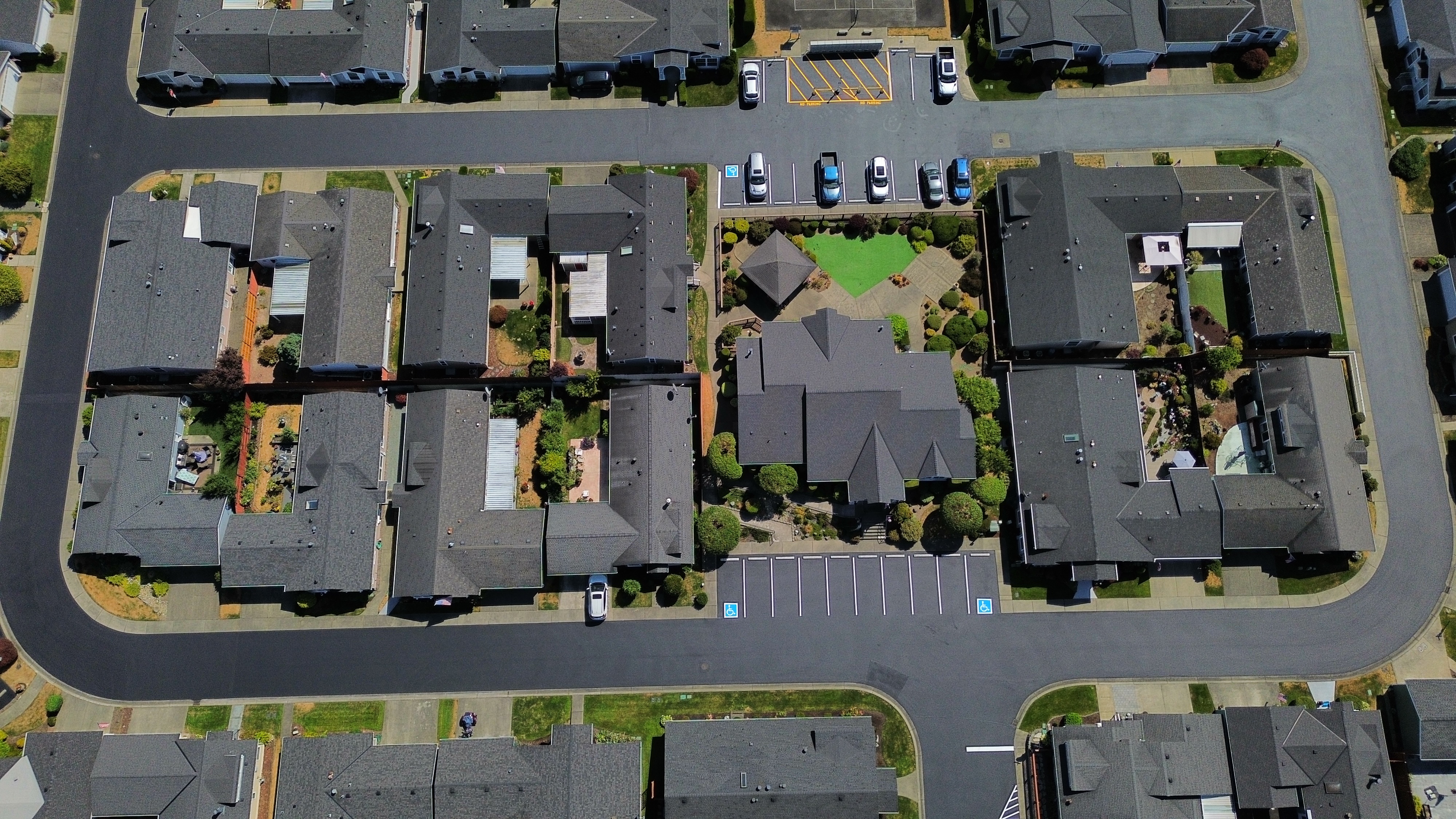 HOA community asphalt paving in Sammamish, WA